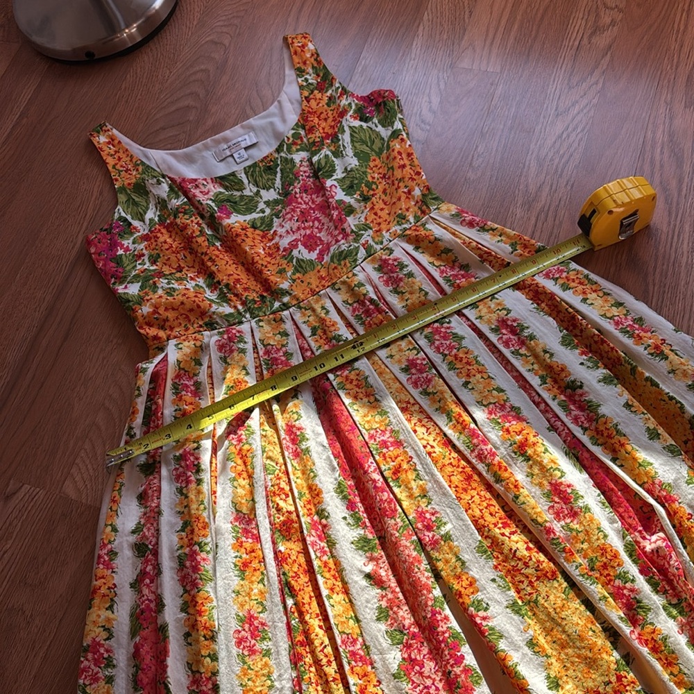 Isaac Mizrahi sleeveless orange and yellow pleated midi sundress. Size 12. - Picture 16 of 17